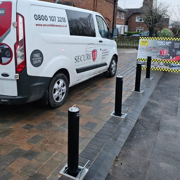 D4 TELESCOPIC BOLLARD - Image 2