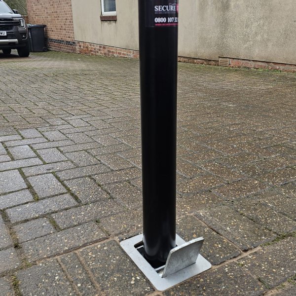 D4 TELESCOPIC BOLLARD - Image 6