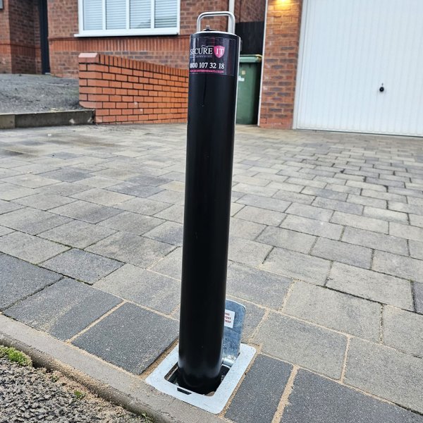 D4 TELESCOPIC BOLLARD