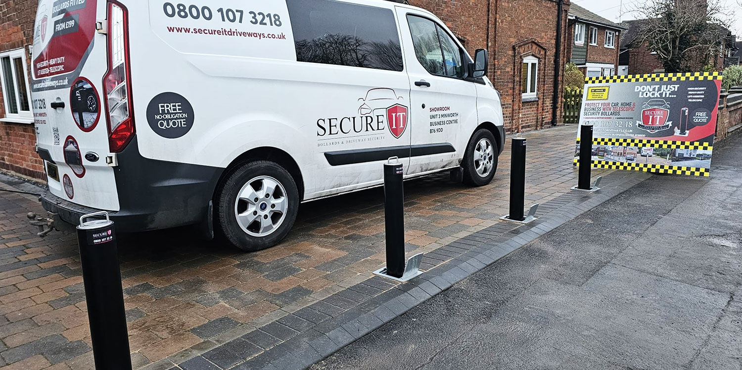 Telescopic-Bollards-installed-on-a-driveway